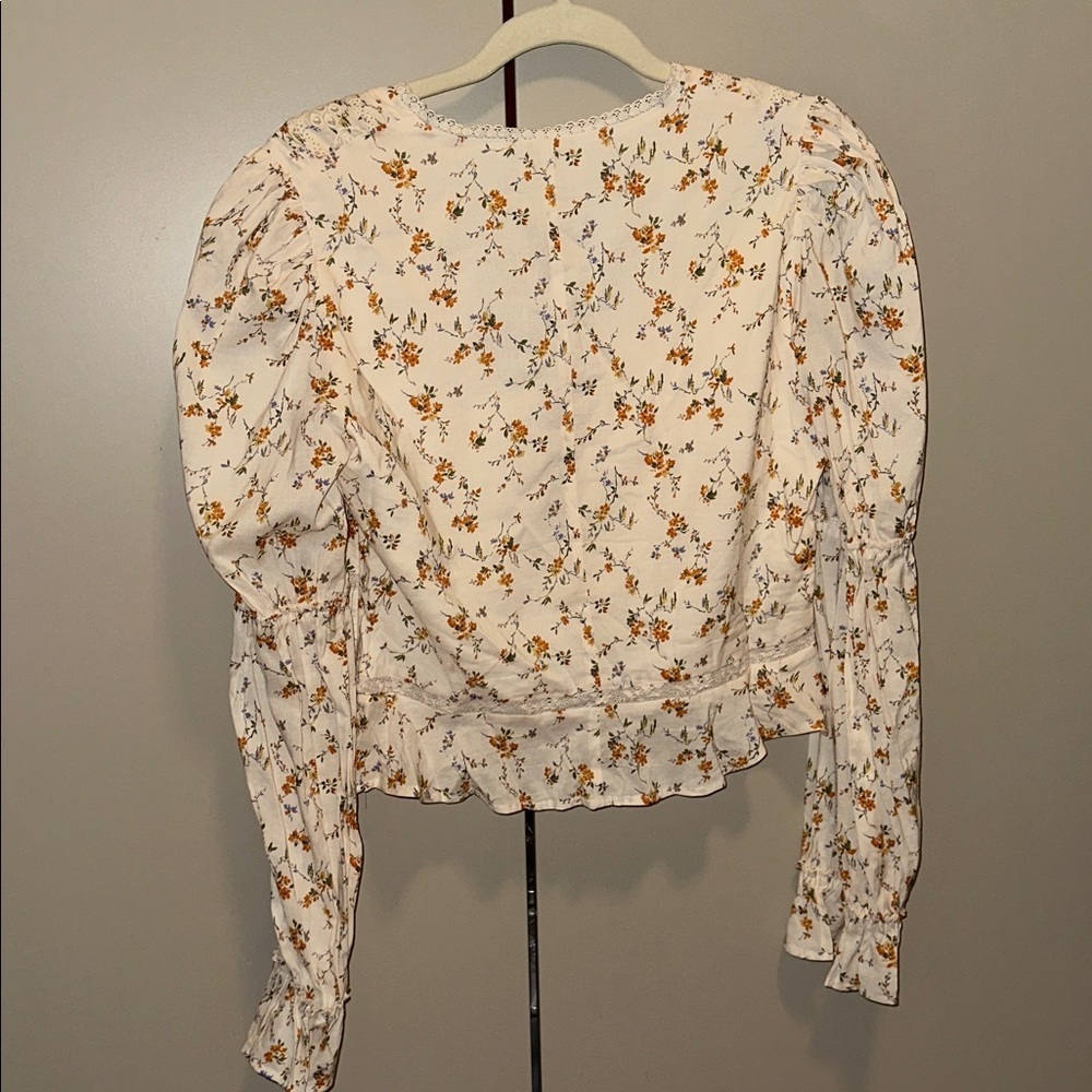 Reformation Meadowlark Long Sleeve Top size 8 - Picture 13 of 13